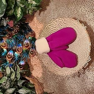 Glenoit Women's or Girl's Fuchsia Pink Mittens